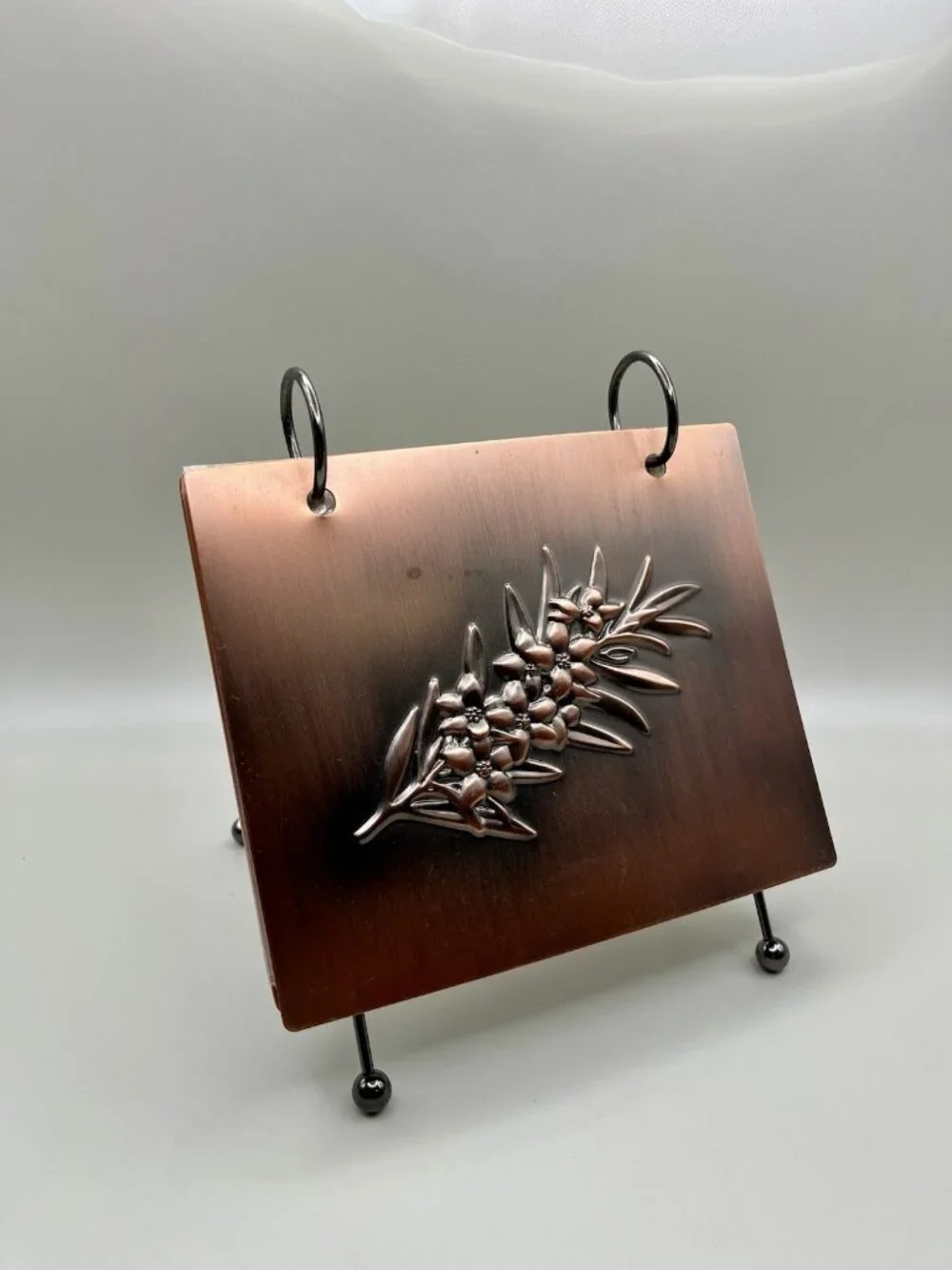 VTG Y2K Copper Tone Tabletop Flip Photo Album Floral Metal Easel Stand Cottage